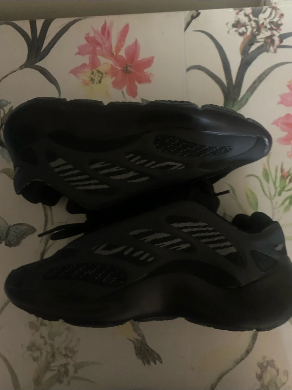 adidas Men's Black Low-Top Sneakers